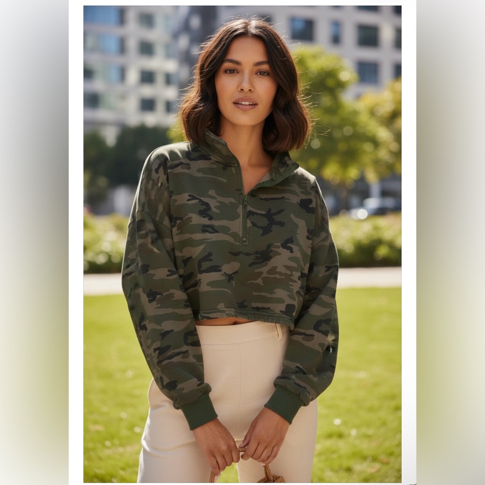 Forever 21 - Camo Green Women's Cropped Pullover